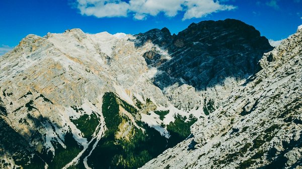 Concevoir une évasion hivernale : location de maison de vacances en montagne