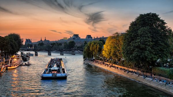 La Seine : l'histoire et la vie autour du fleuve légendaire
